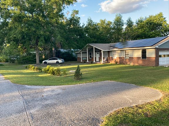 2nd image of 205 SE Jonathan Way