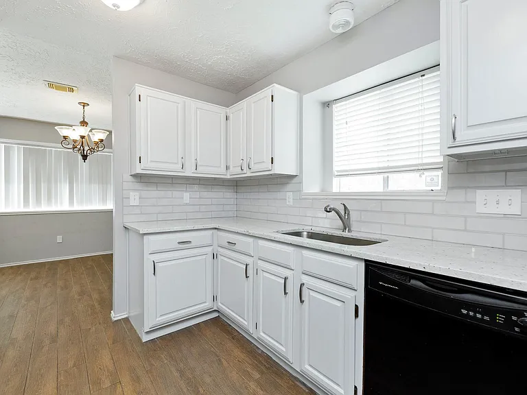 1534 Vickery Dr — Photo 10
