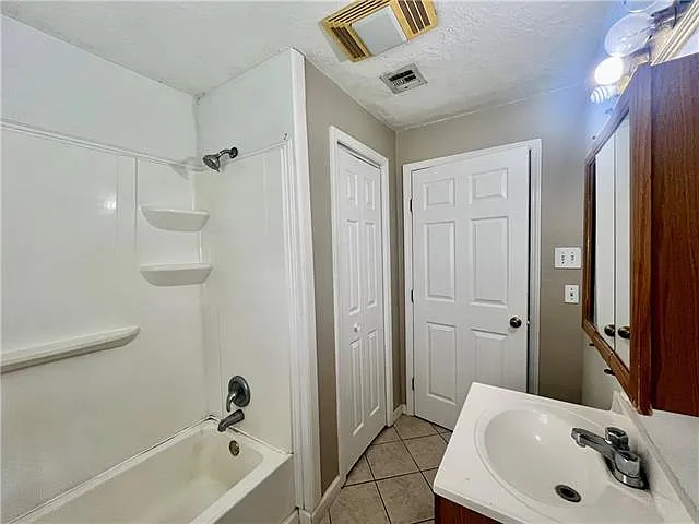914 Compromise St — Photo 8