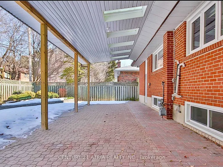 243 Harrygan Cres — Photo 19