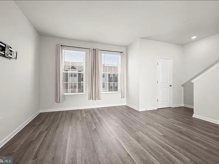 1944 Fauna Dr — Photo 33
