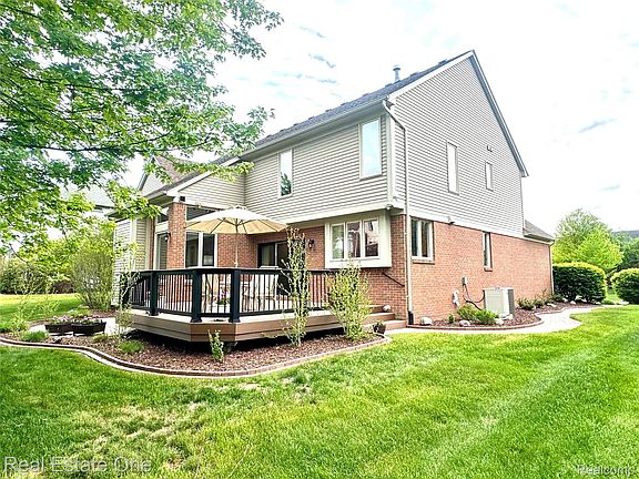 3rd image of 1215 Letica Dr