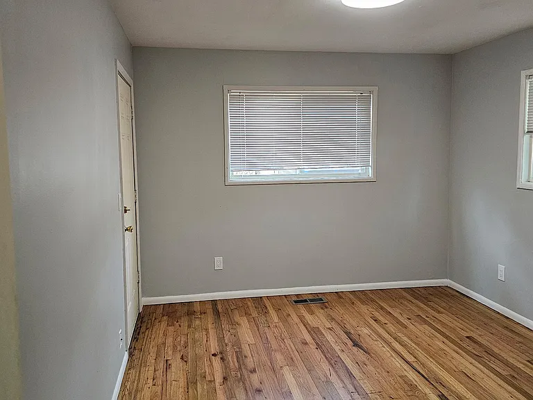 5339 SE 62nd Ave — Photo 8
