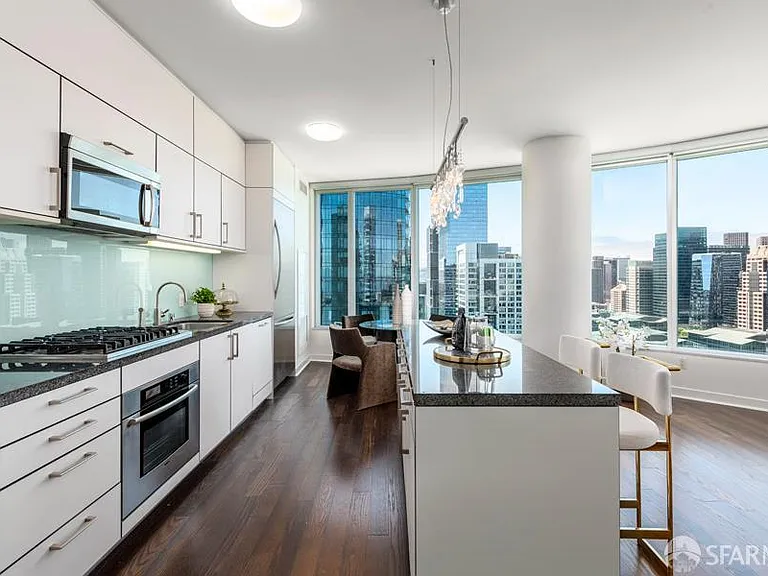 301 Main St #34G — Photo 3