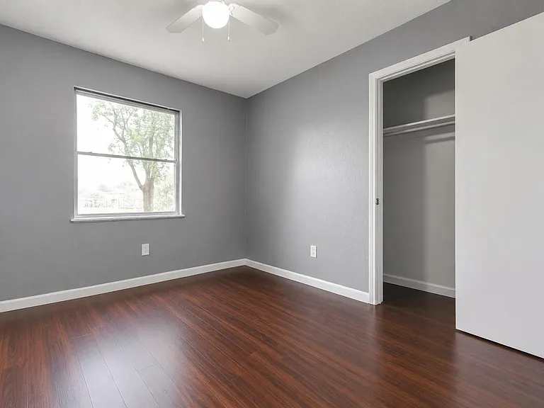 839 S Pine St — Photo 14