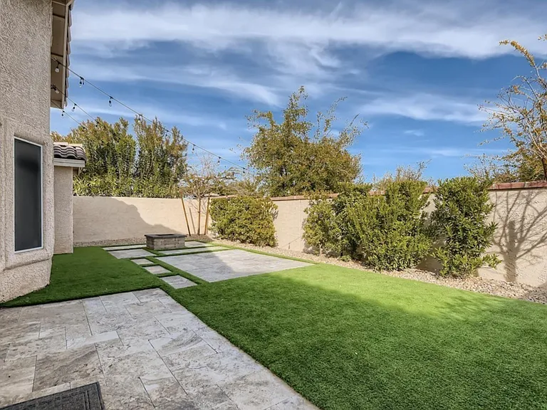 2212 Crestline Falls Pl — Photo 14