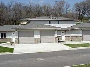 527 Ridgeway Ln NE, Pine Island, MN 55963