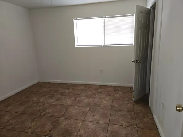 3104 Meadow Forest Dr, Jackson, MS 39212