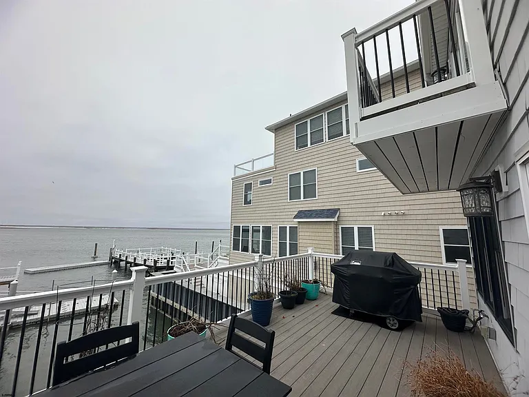 726 W Shore Dr — Photo 23