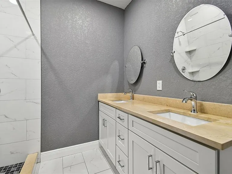 6810 N Navin Ave — Photo 64