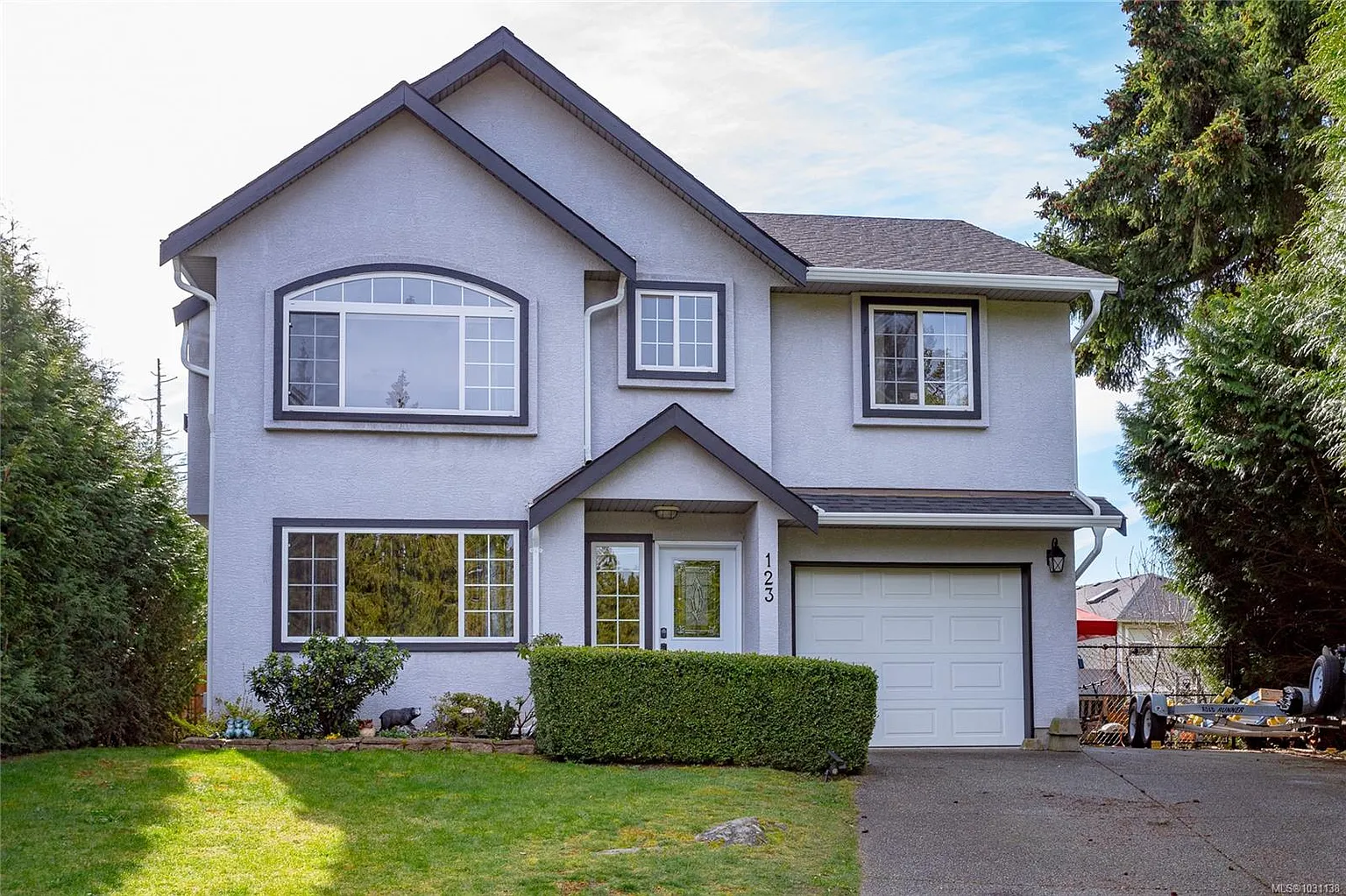 123 Saint Clair Pl photo 1