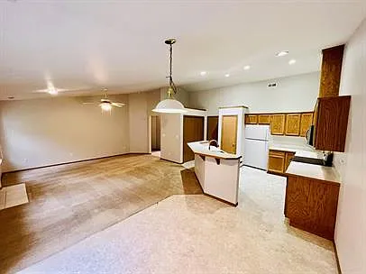 Puyallup Duplexes - 13402 — Photo 3