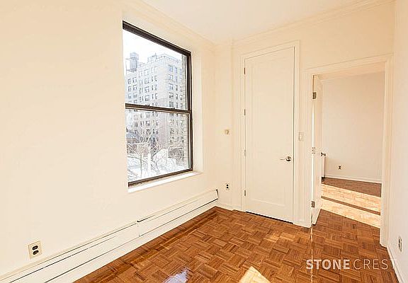 4th image of 302 W 92nd St #7B