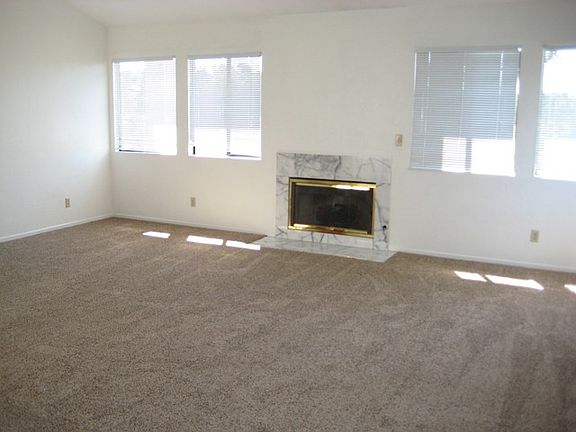4th image of 1045 Alta Calle