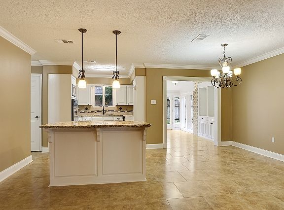 5th image of 12512 Parklake Ave
