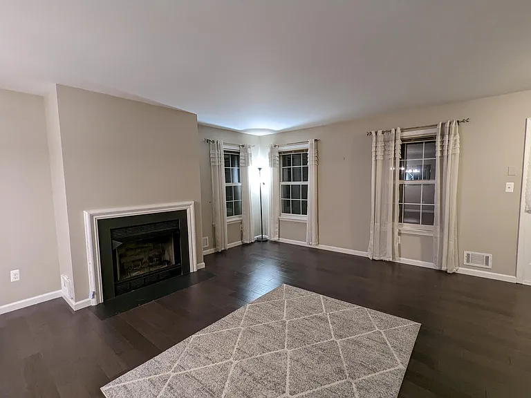 671 Snowdrop Ct — Photo 2
