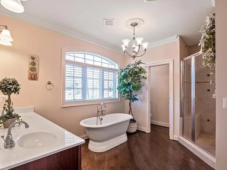 8100 Longtree Rd — Photo 24