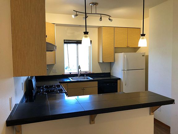 4th image of 4838 S Chicago St #E