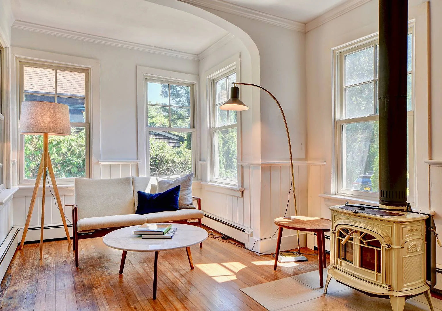 East Hampton Village Charmer — Photo 4