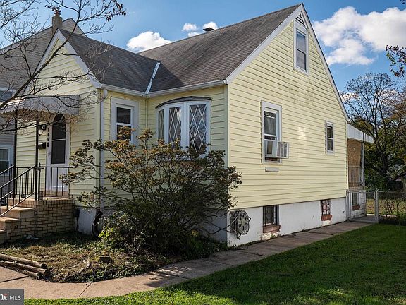 5th image of 106 S Stuart St