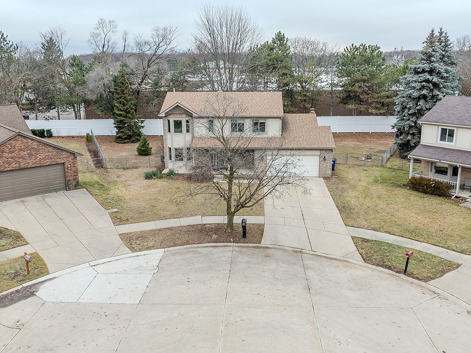 1st image of 34508 Marina Ct