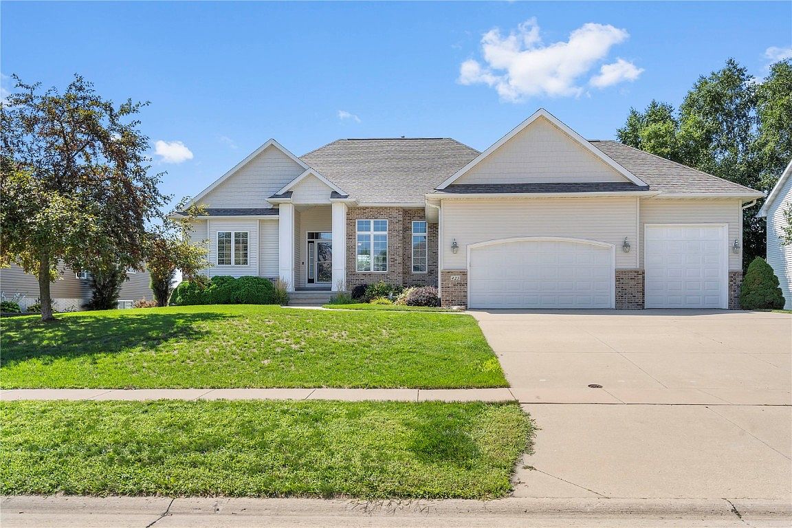 425 Phaeton Dr, Robins, IA 52328 Zillow