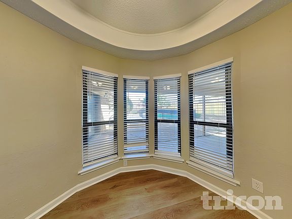 4th image of 3513 Meadowlark Ln