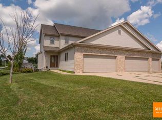 101-103 Temple Cir, Mount Horeb, WI 53572
