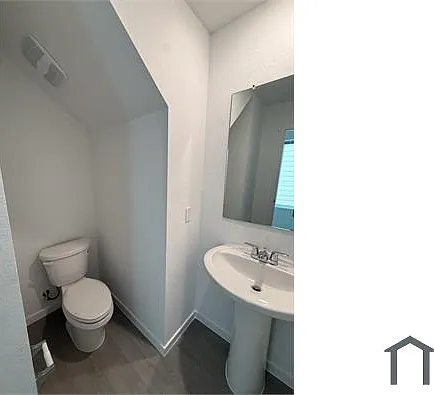 4 bed, 1535 sqft, $2,340 — Photo 2