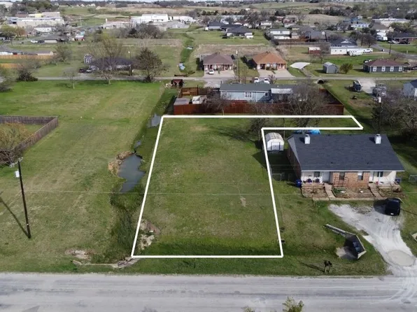 408 N 4th St, Gunter, TX 75058