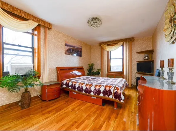 67-30 Dartmouth Street image 13 of 19