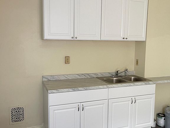 2nd image of 584 E Lincoln Hwy Floor 2