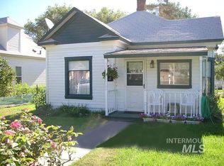 788 SW 2nd St, Ontario, OR 97914