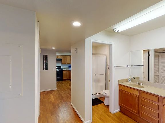 Hallway looking away from bedrooms