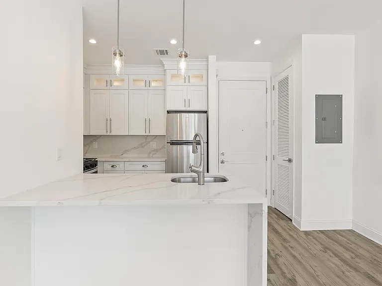 3709 Liberty Ave #1 — Photo 9