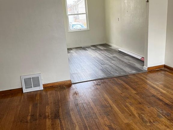 130 Living/Dining Rooms