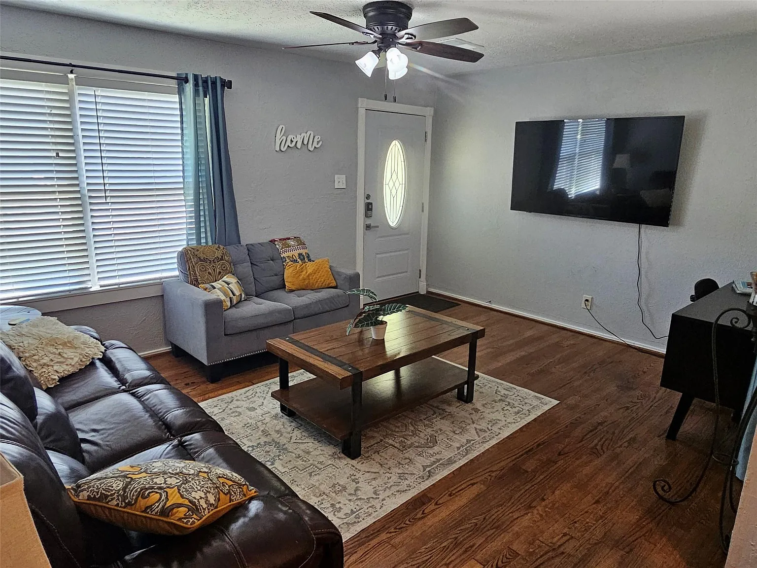 2 bed, 1.0 bath, 924 sqft, $1,500 — Photo 4