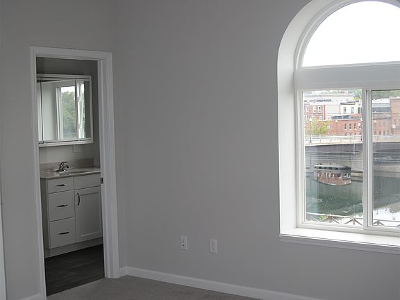 4th image of 14 E Bayard St APT 3