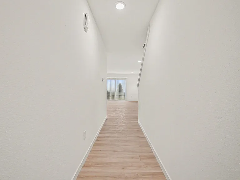 1635 Reagan Dr — Photo 6