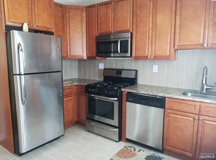 19 Albert St APT 1R, Garfield, NJ 07026