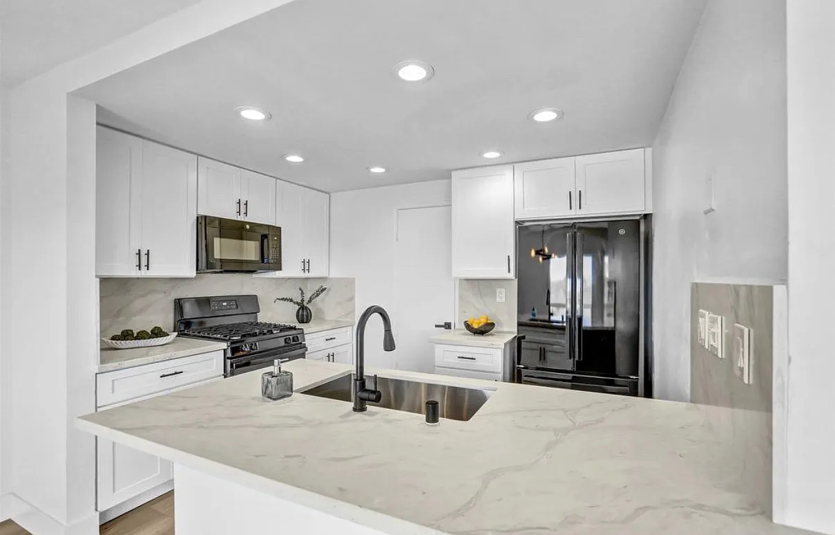 3 bed, 1501 sqft, $4,475 — Photo 3