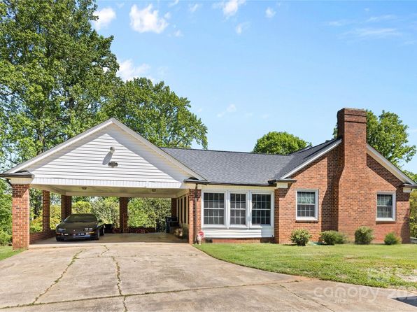 1574 Jarrett Farm Rd, Newton, NC 28658