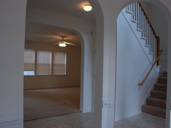4th image of 919 Hanson Dr