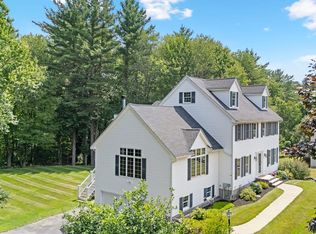 6 Carriage Chase Ln, Atkinson, NH 03811