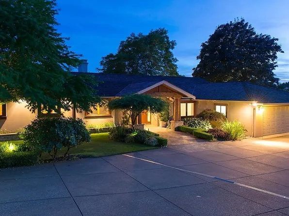 870 King Georges Way, West Vancouver, BC V7S 1S5