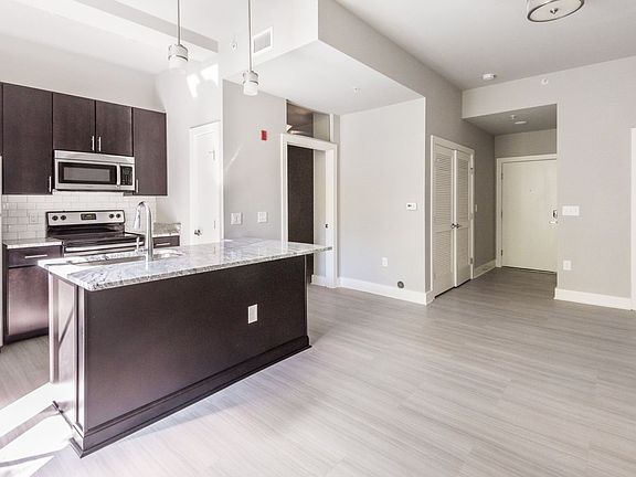 5th image of 421 E Franklin St APT 2B