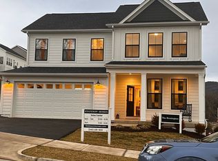 2107 Kings Walk Dr #HQG1Q9, Roanoke, VA 24012