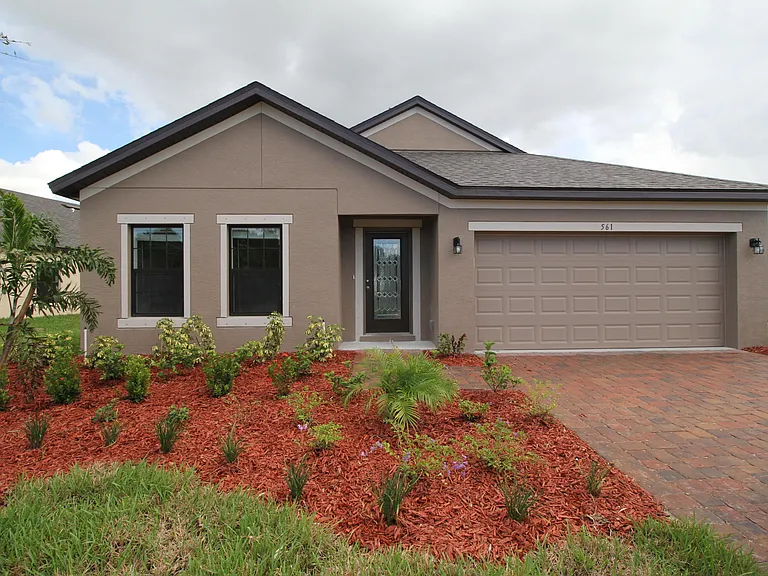 561 Dillard Dr SE — Photo 1
