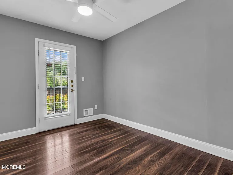 803 Wellington Pl — Photo 9