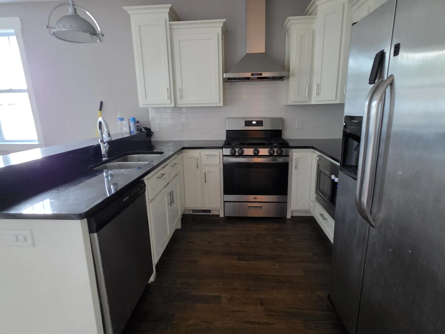 3 bed, 2.5 bath, 1672 sqft, $2,800 — Photo 3